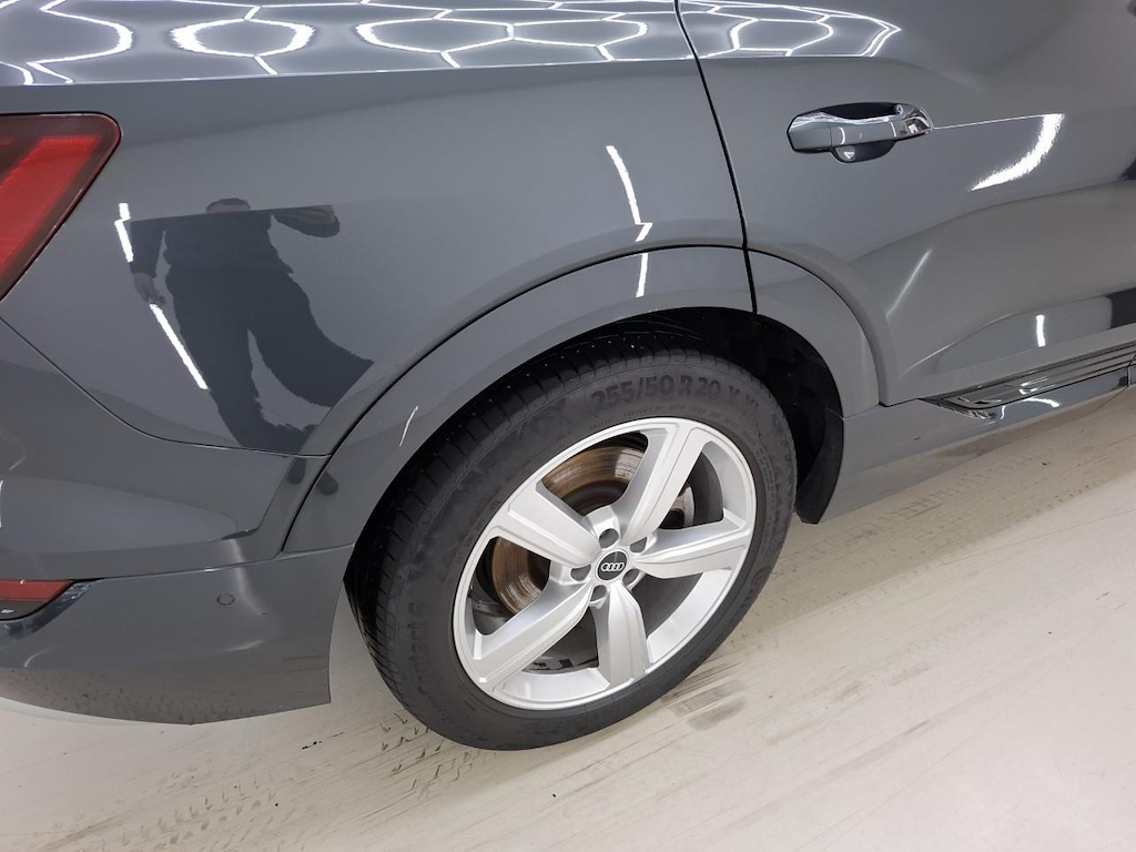Foto 34 van Audi e-tron sportback
