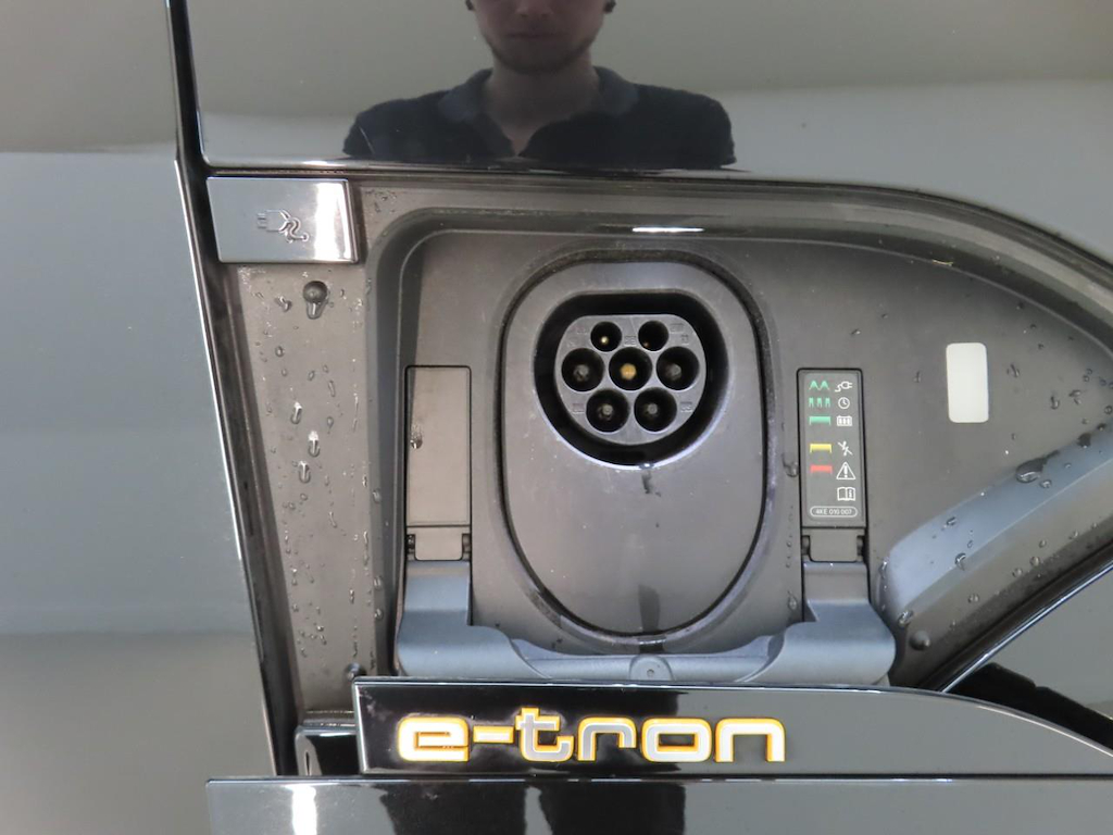 Foto 17 van Audi e-tron sportback