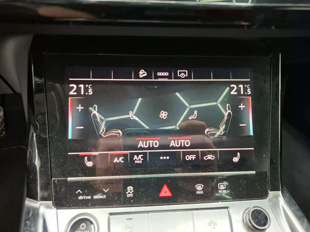 Foto 23 van Audi e-tron