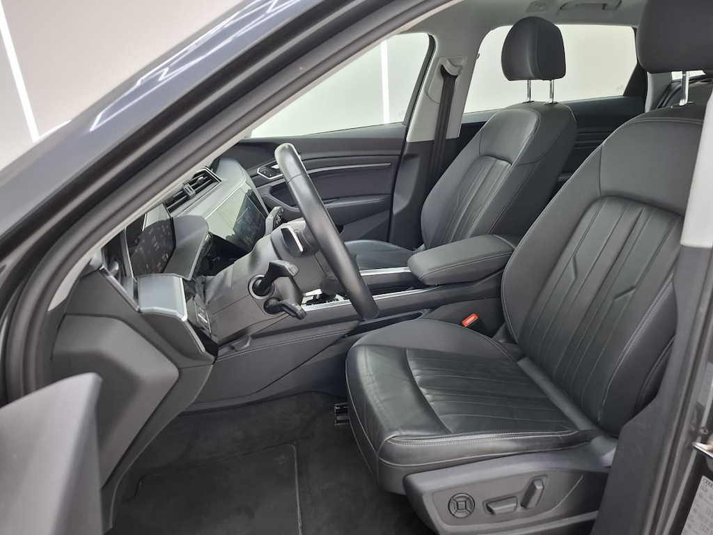 Foto 7 van Audi e-tron