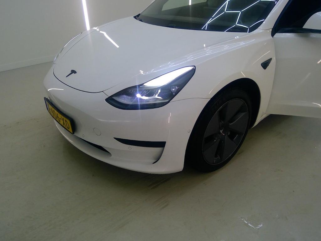 Foto 25 van Tesla Model 3