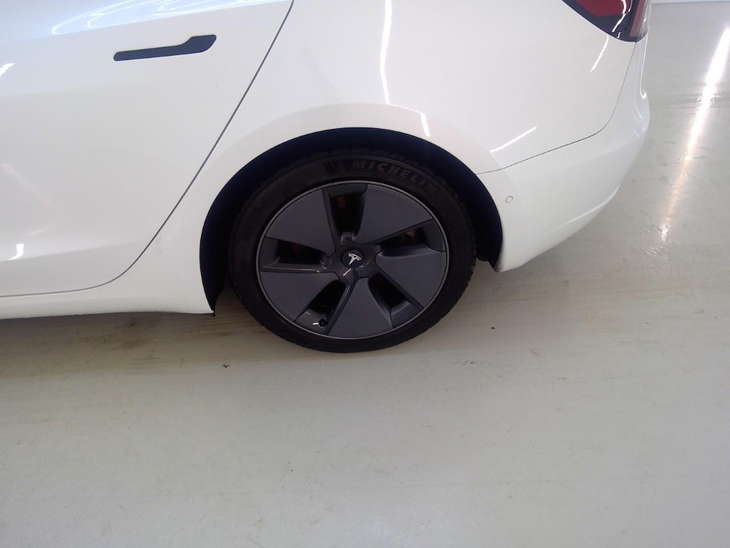 Foto 32 van Tesla Model 3