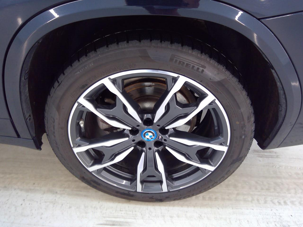 Foto 11 van BMW ix3