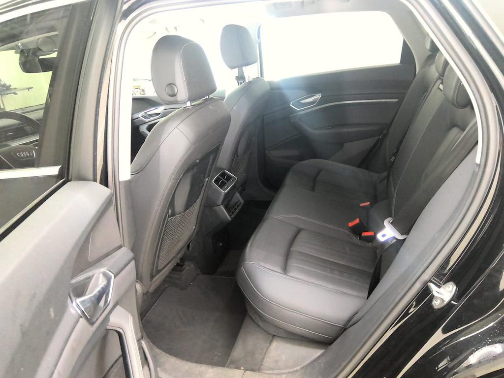 Foto 11 van Audi e-tron