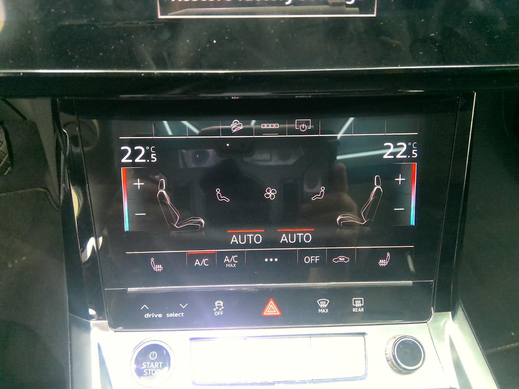 Foto 19 van Audi e-tron