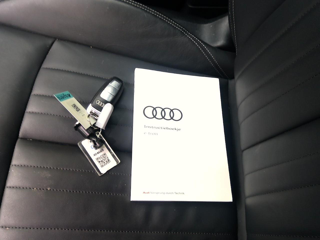 Foto 26 van Audi e-tron