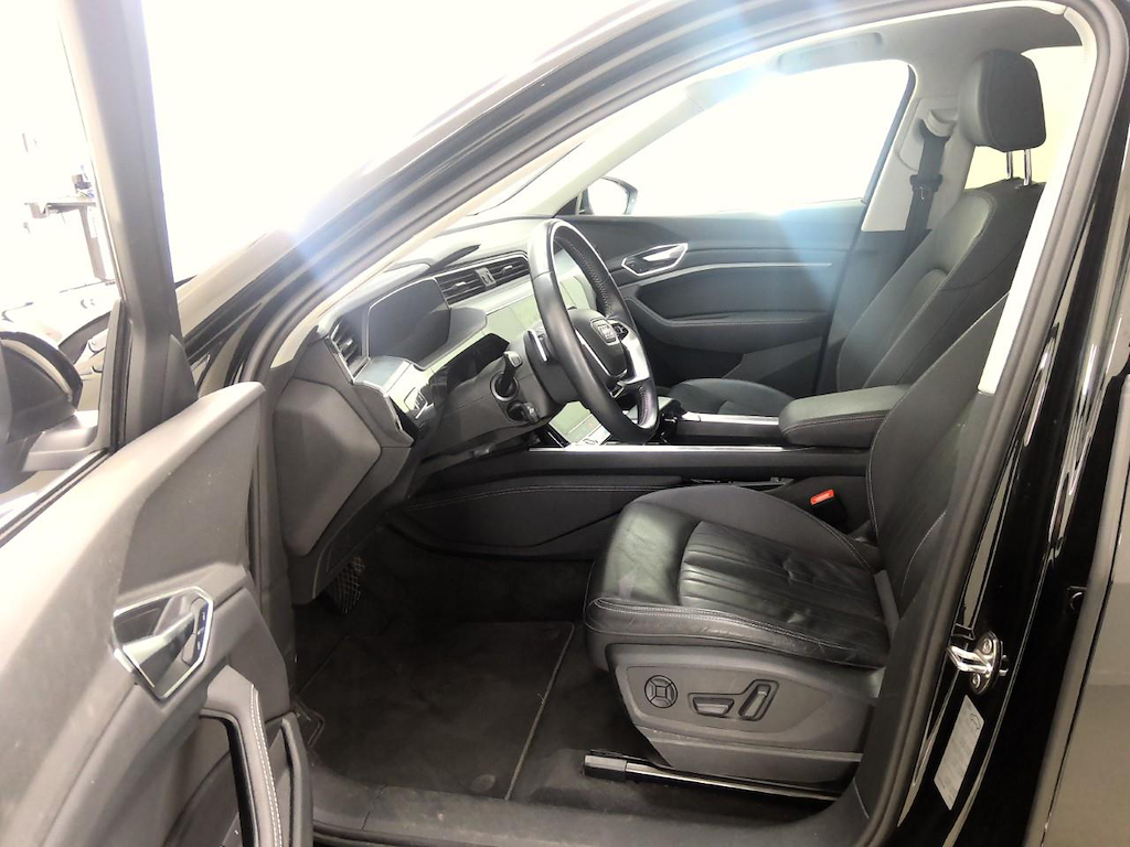 Foto 10 van Audi e-tron