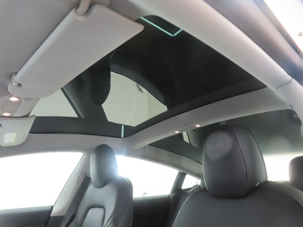 Foto 18 van Tesla Model 3