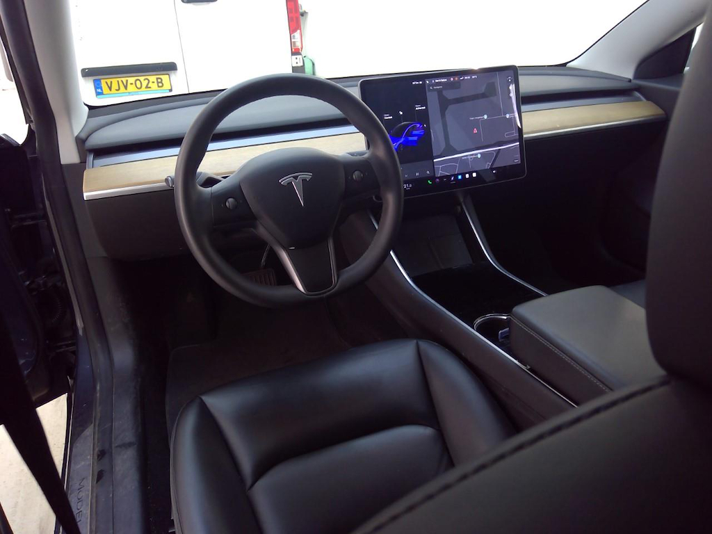 Foto 10 van Tesla Model 3