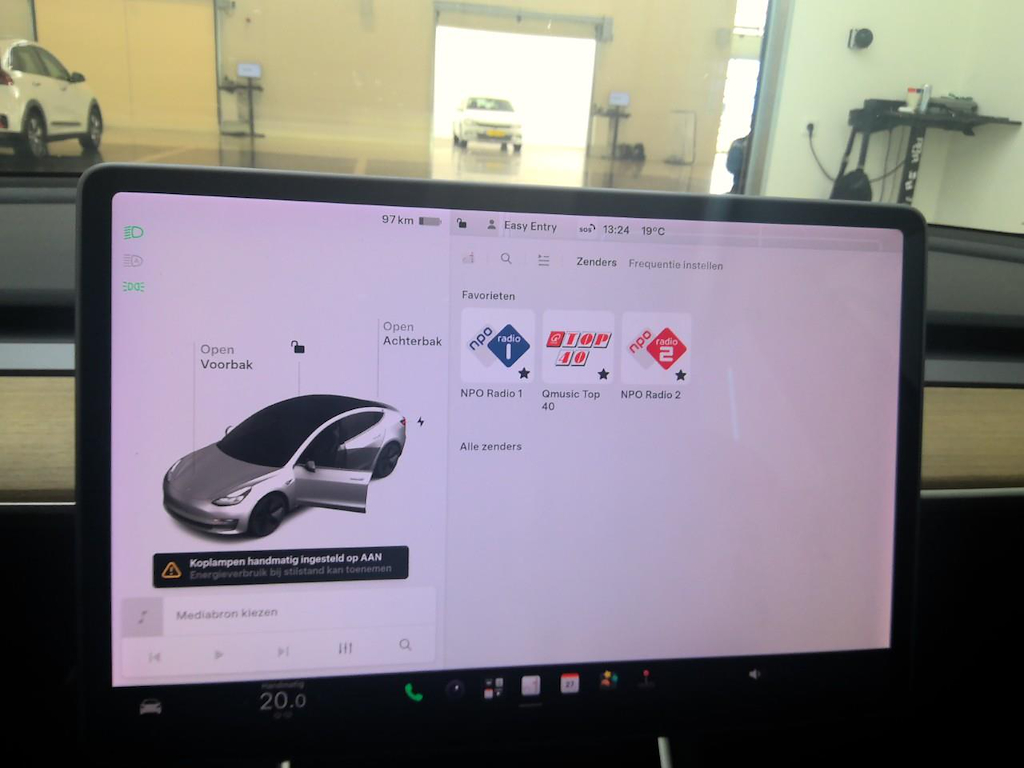 Foto 25 van Tesla Model 3