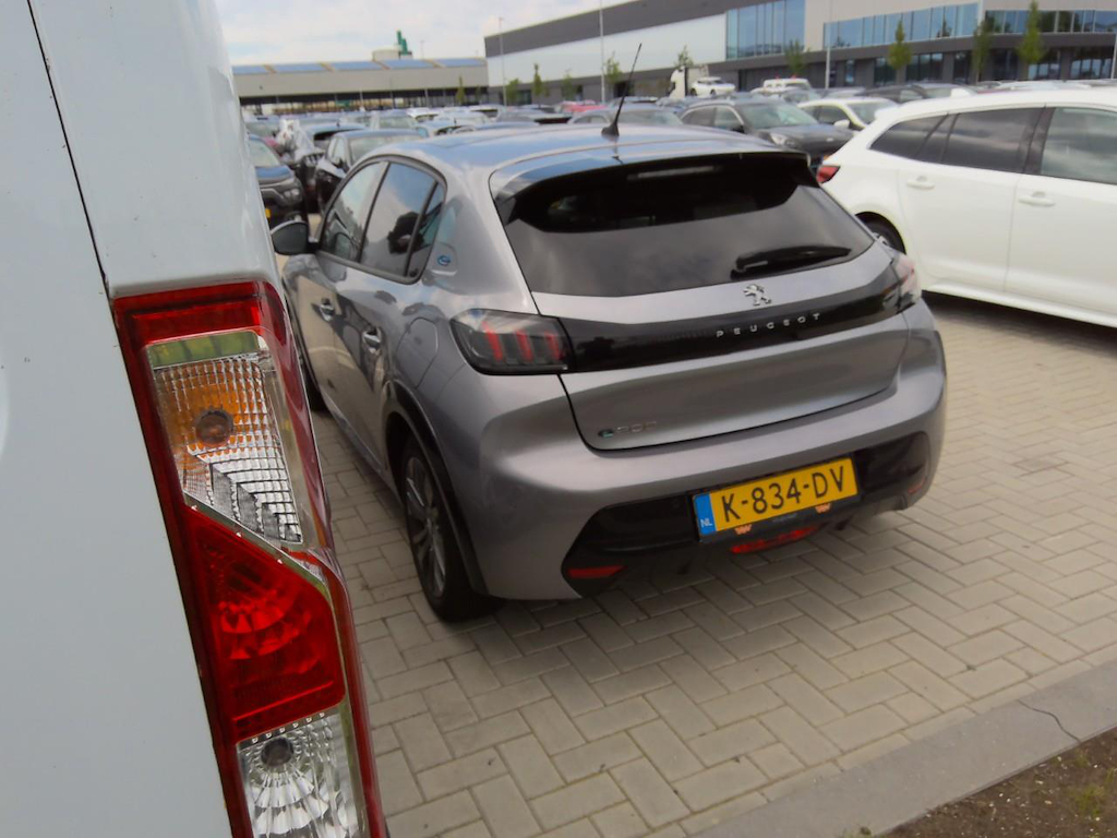 Foto 4 van Peugeot E-208