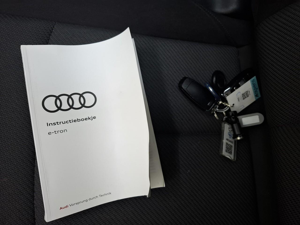 Foto 15 van Audi e-tron