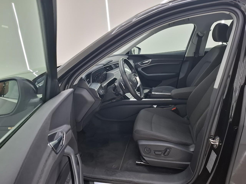 Foto 7 van Audi e-tron