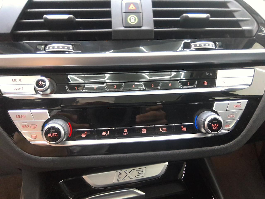 Foto 22 van BMW ix3