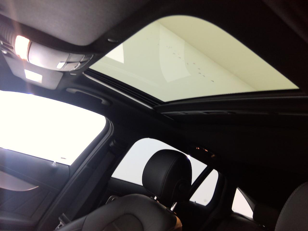 Foto 16 van Mercedes EQC