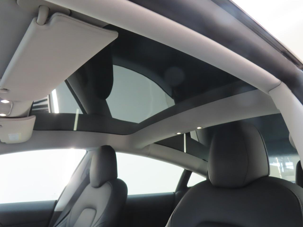 Foto 18 van Tesla Model 3