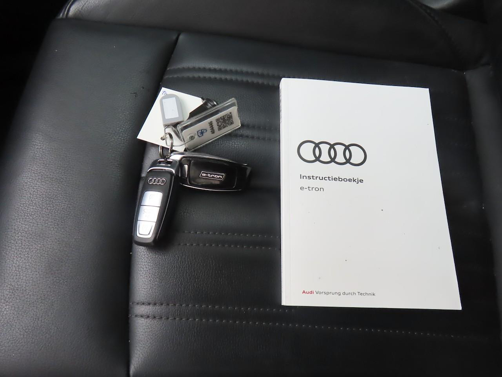 Foto 18 van Audi e-tron