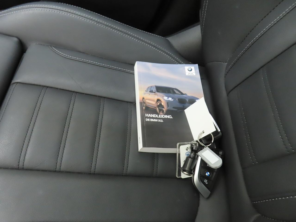 Foto 21 van BMW ix3