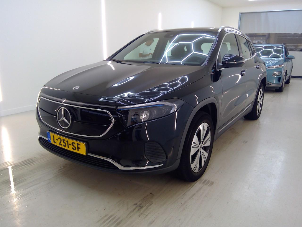Foto 2 van Mercedes EQA