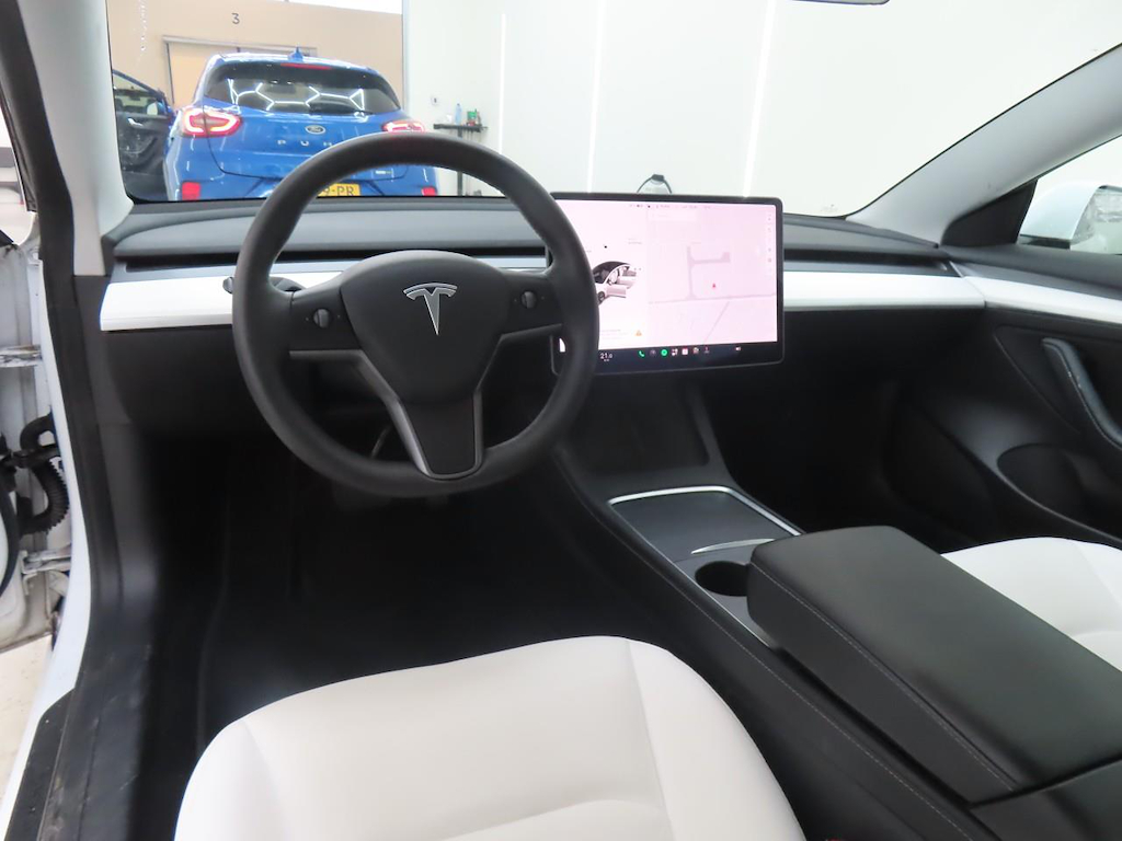 Foto 11 van Tesla Model 3