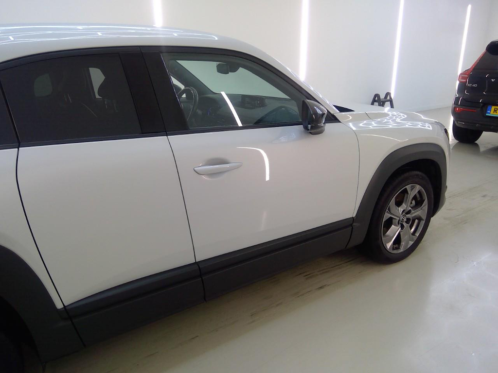 Foto 31 van Mazda MX-30