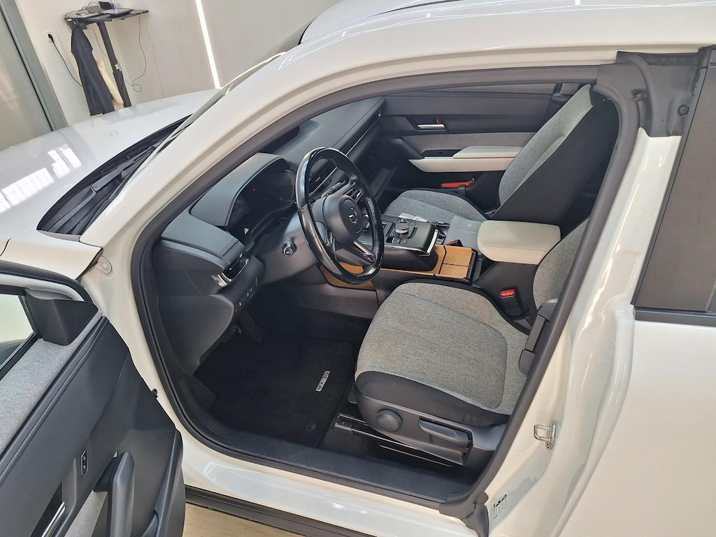 Foto 8 van Mazda MX-30