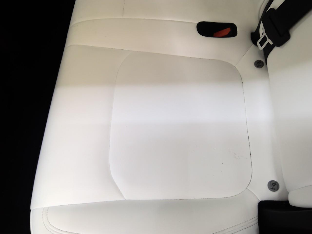 Foto 31 van Tesla Model Y