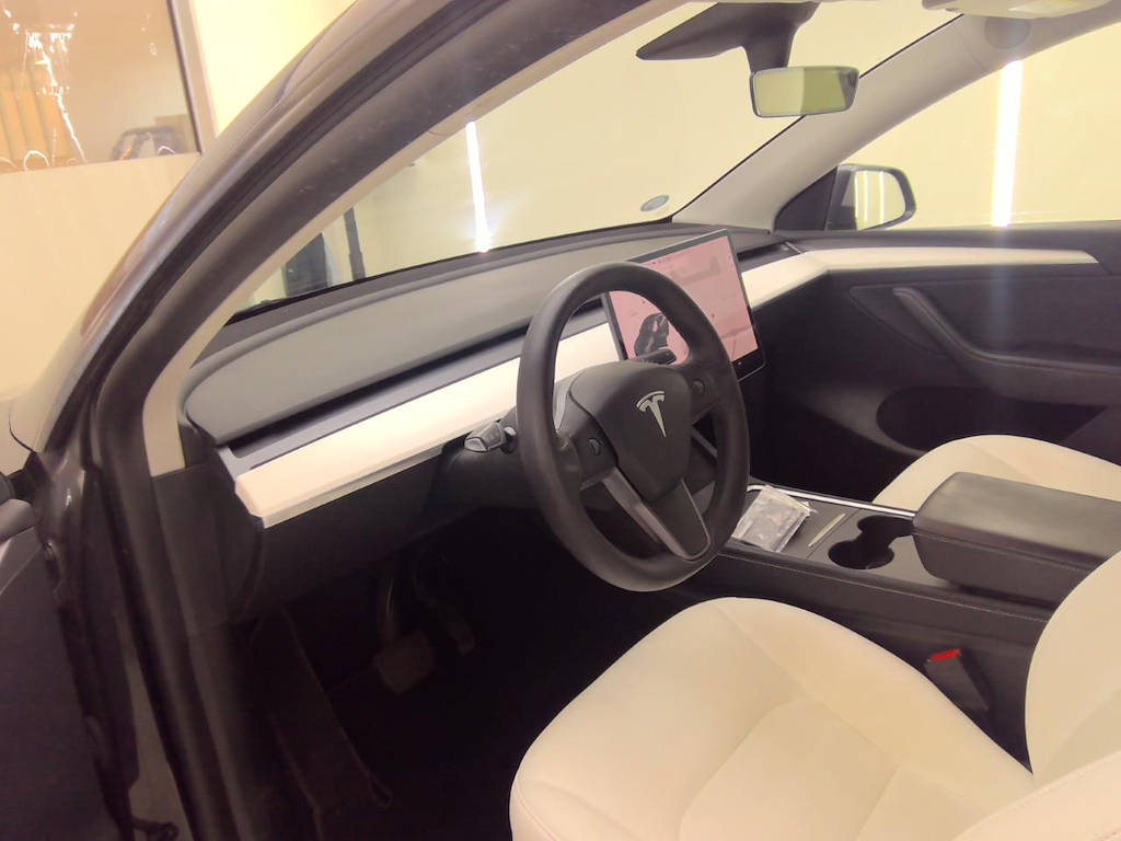 Foto 6 van Tesla Model Y