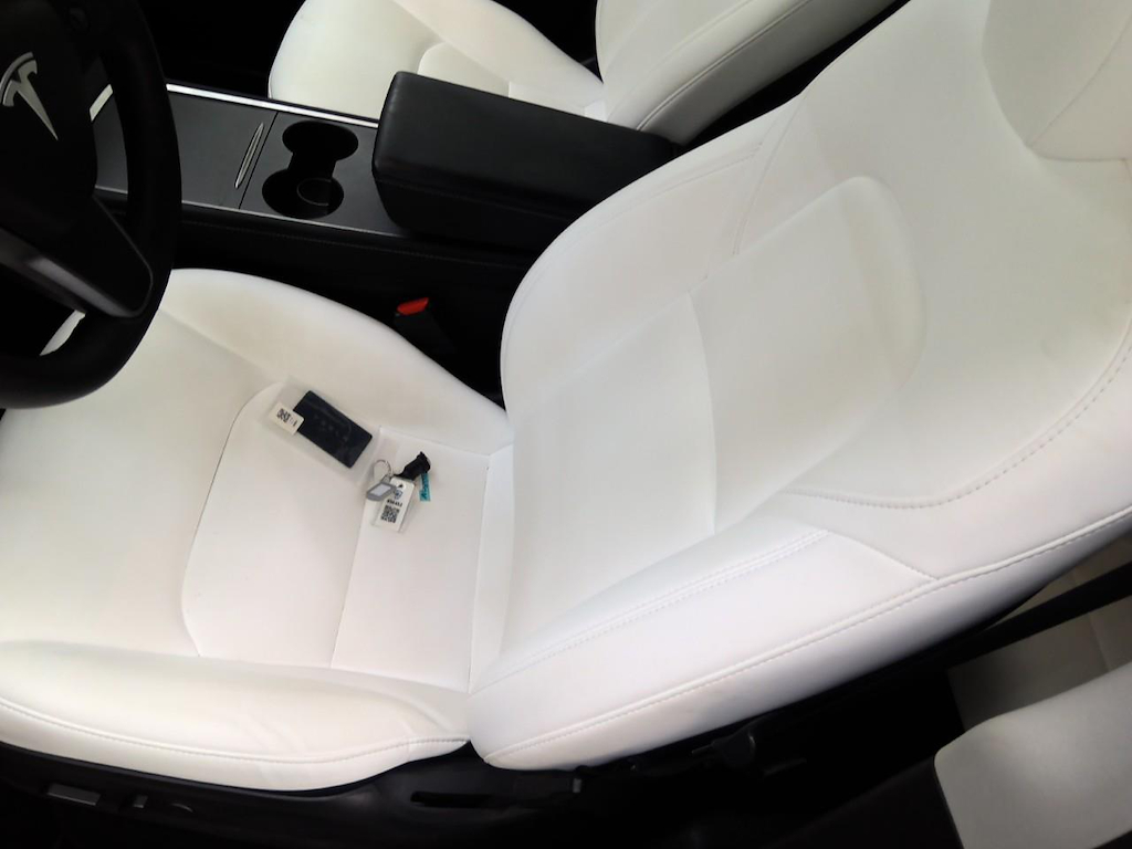 Foto 42 van Tesla Model Y