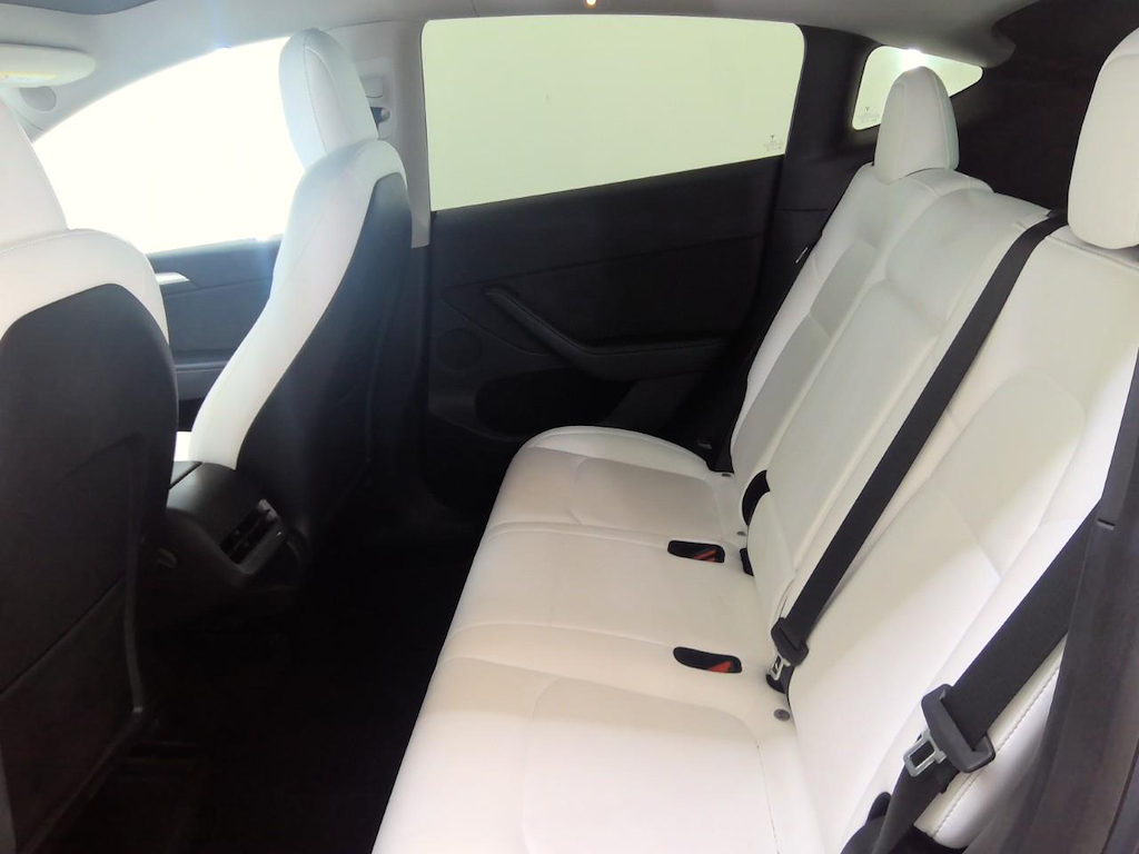 Foto 10 van Tesla Model Y