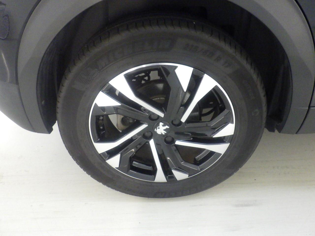 Foto 12 van Peugeot E-2008