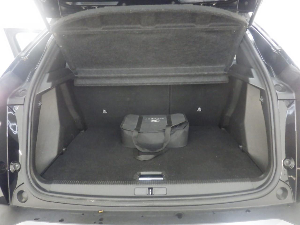 Foto 9 van Peugeot E-2008