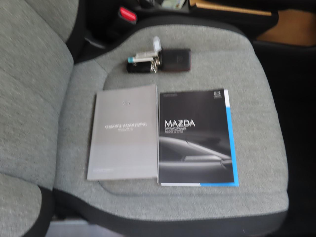 Photo 17 of Mazda MX-30