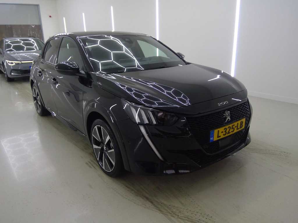 Foto 4 van Peugeot E-208