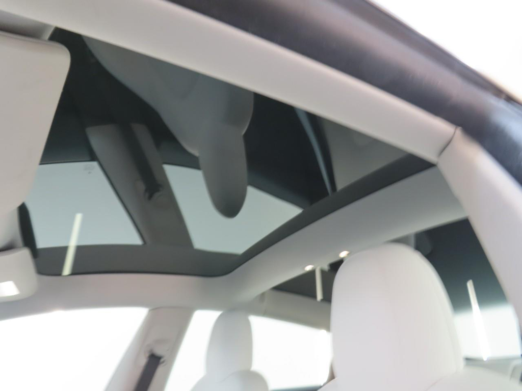 Foto 14 van Tesla Model 3