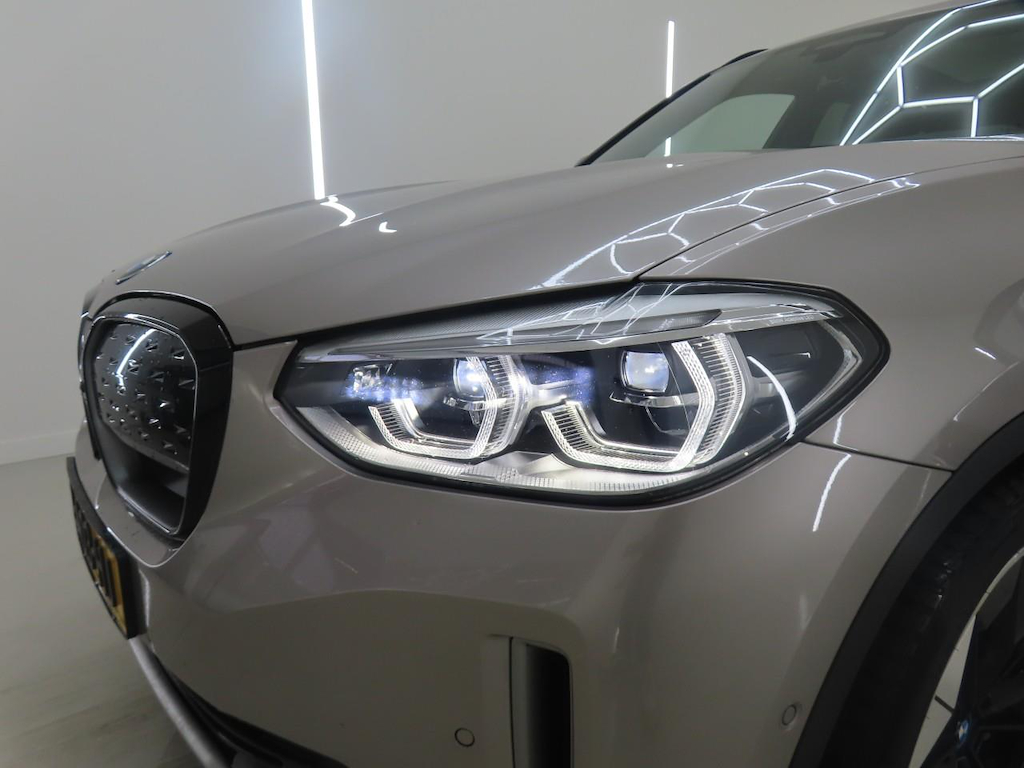 Foto 22 van BMW ix3