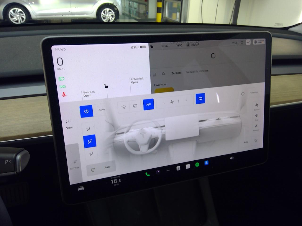 Foto 18 van Tesla Model 3