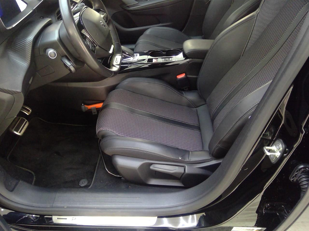Foto 31 van Peugeot E-208