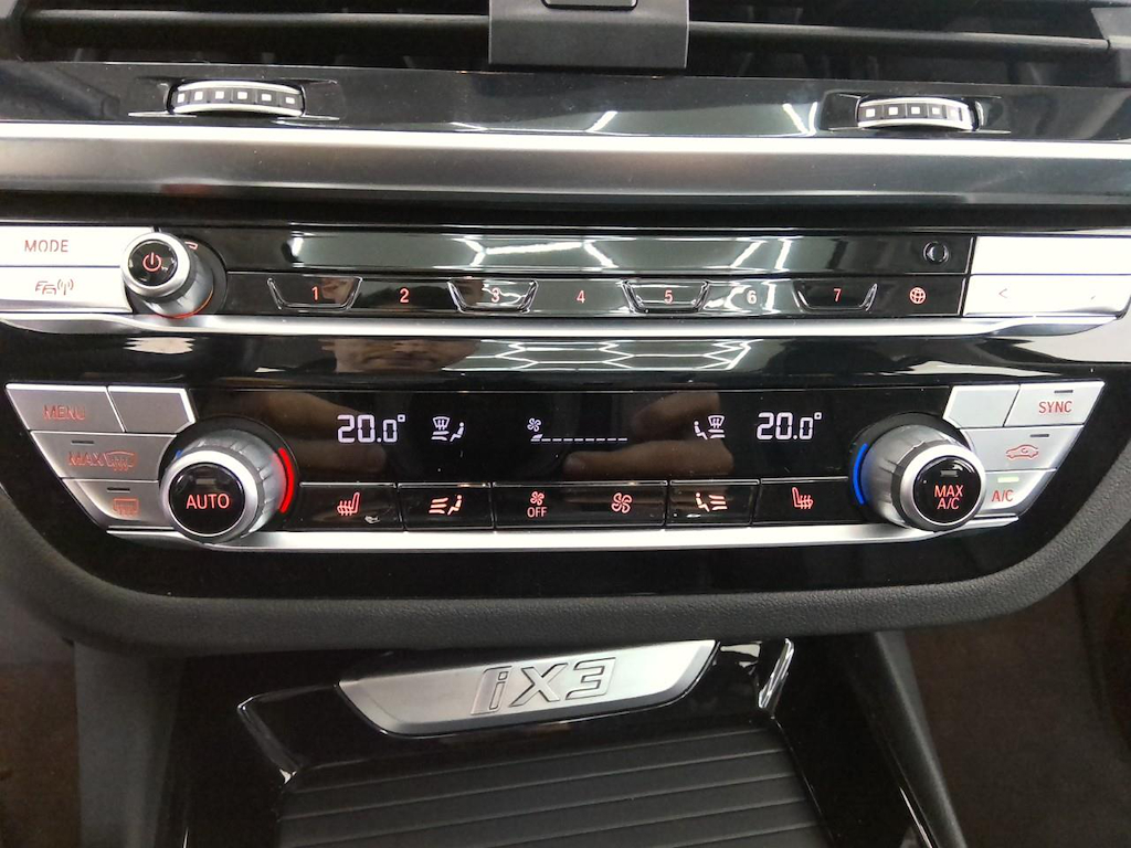 Foto 18 van BMW ix3