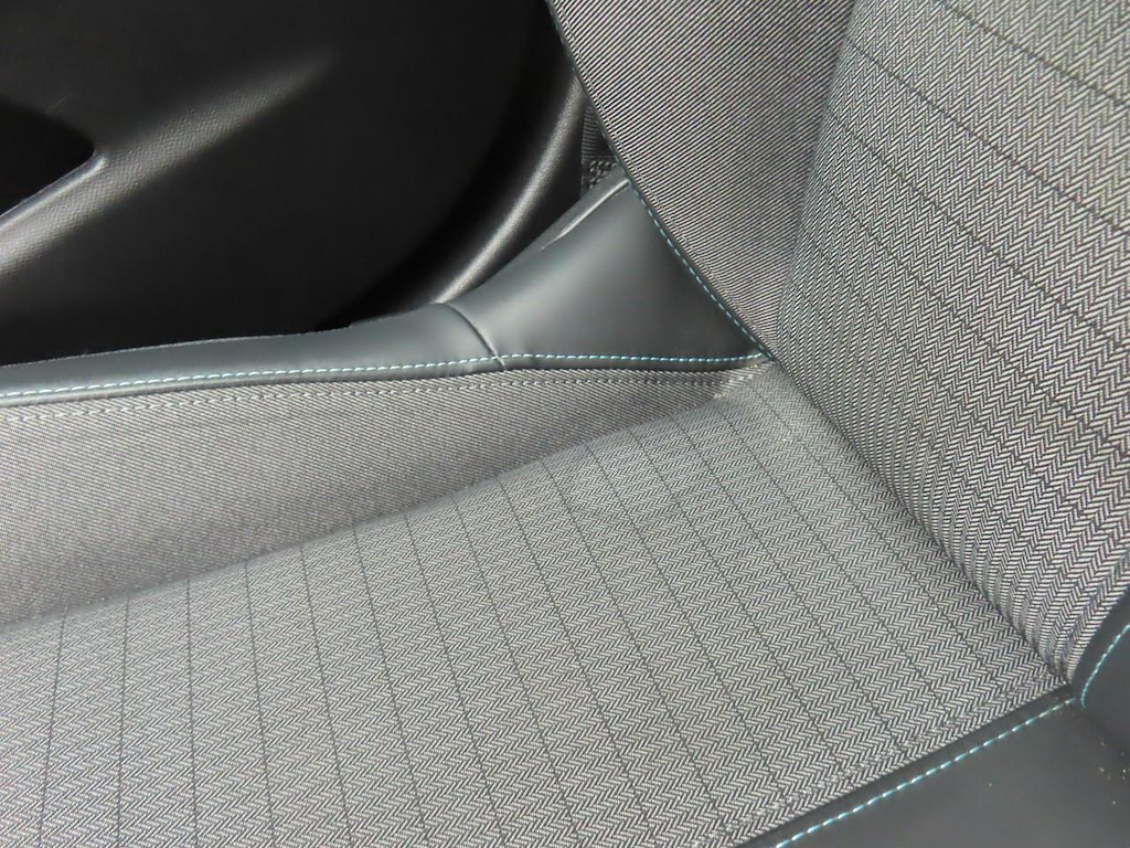 Foto 26 van Peugeot E-2008