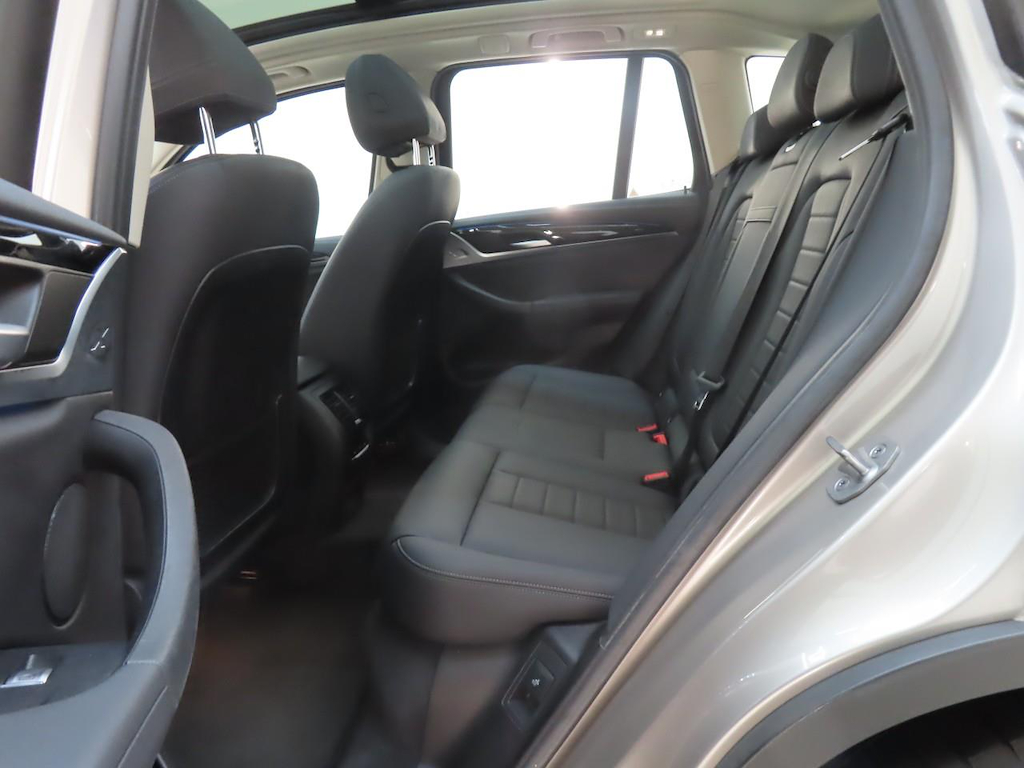 Foto 9 van BMW ix3
