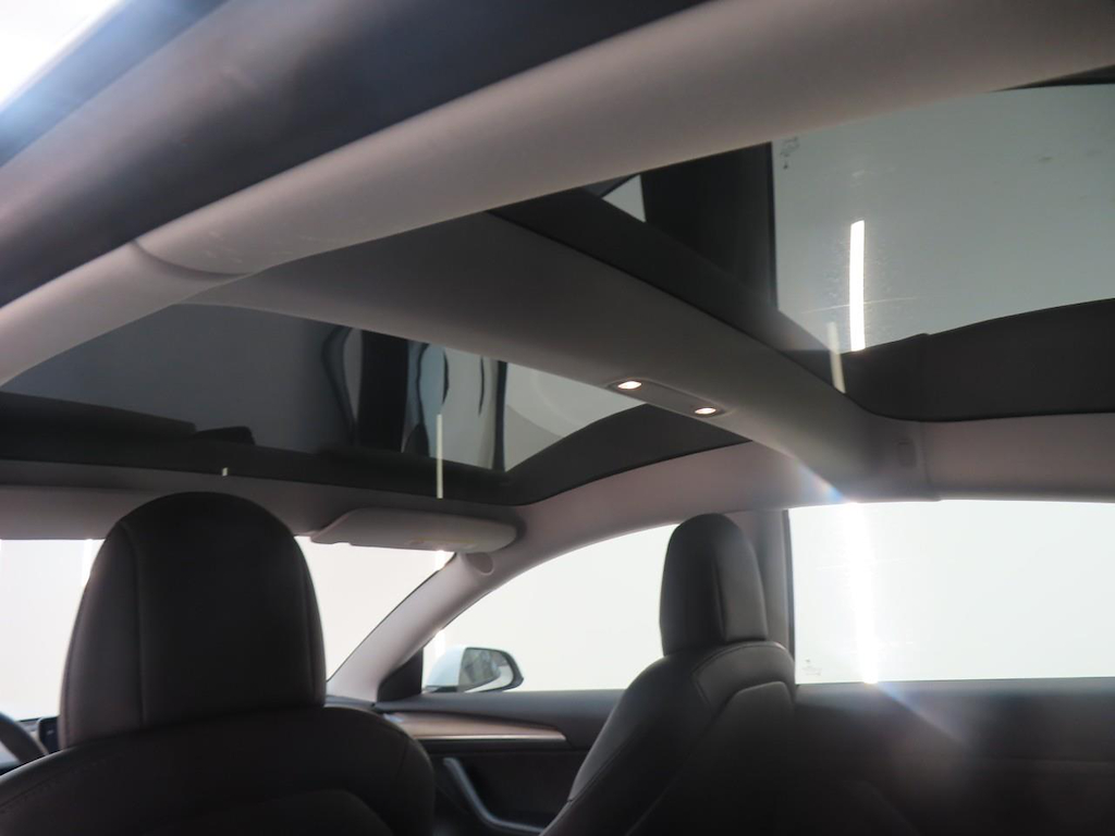 Foto 21 van Tesla Model 3