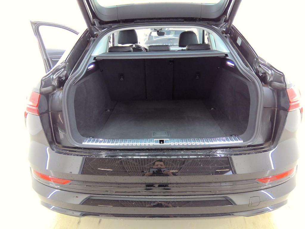Foto 10 van Audi e-tron sportback