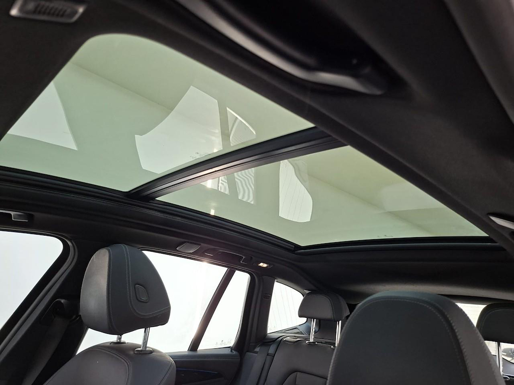 Foto 18 van BMW ix3