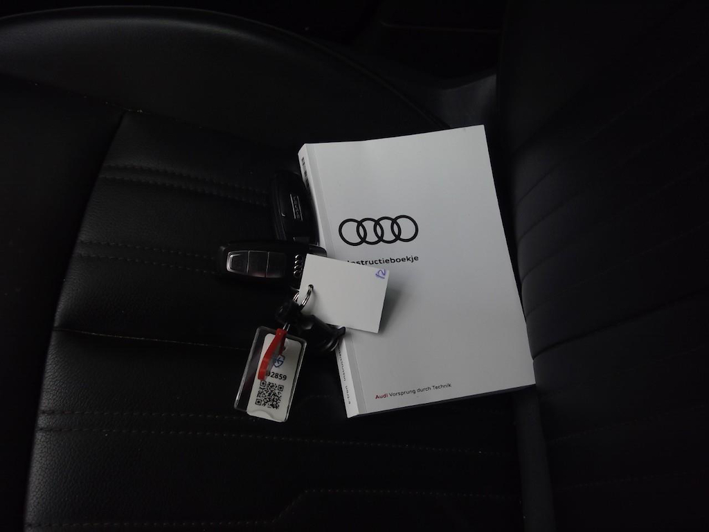 Foto 13 van Audi e-tron