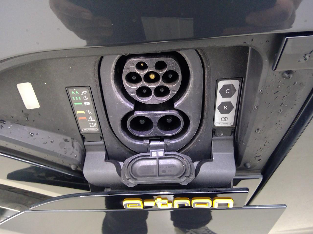 Foto 21 van Audi e-tron