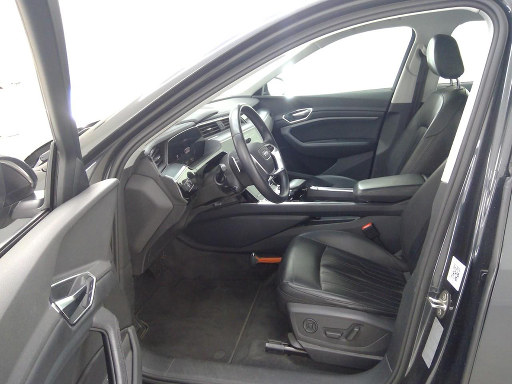 Foto 10 van Audi e-tron