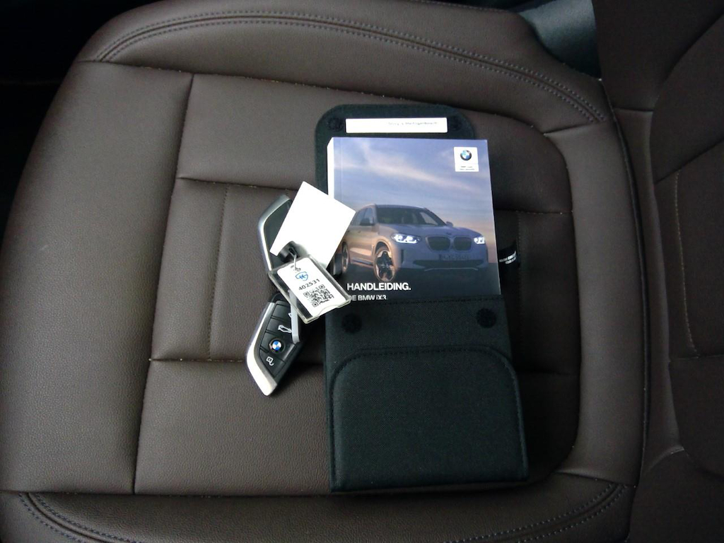 Foto 13 van BMW ix3