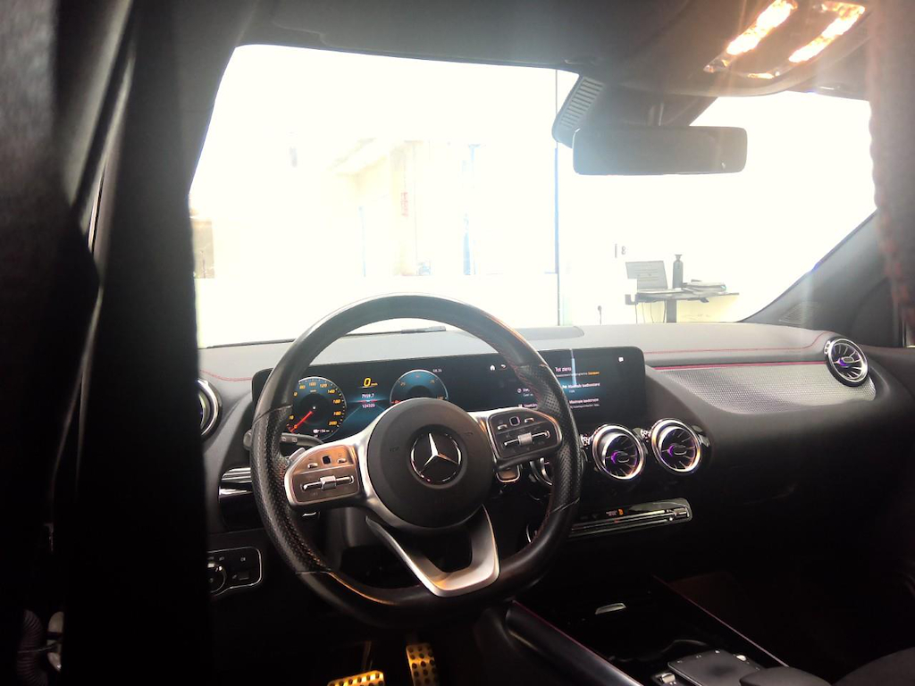Foto 4 van Mercedes EQA