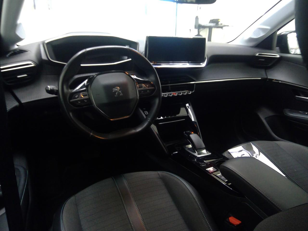 Foto 4 van Peugeot E-208